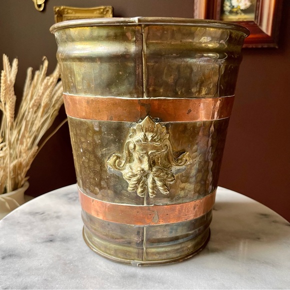 Hammered Brass and Copper Container with Poseidon-like Handles - Picture 2 of 10
